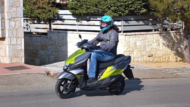 Suzuki Avenis 125 – Οικονομική μετακίνηση με σπορ εμφάνιση