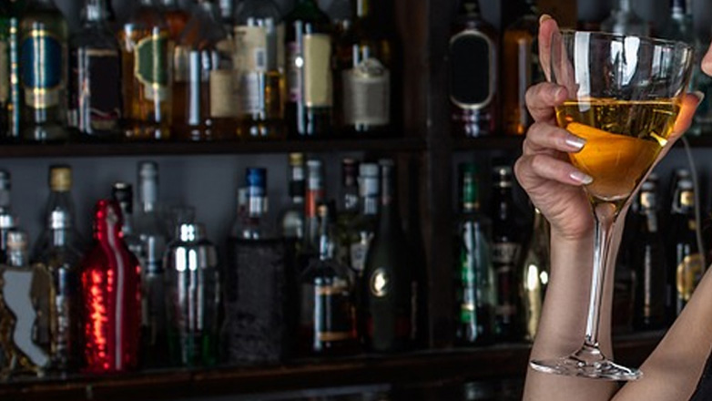 Στο νοσοκομείο 14χρονη έπειτα από κατανάλωση αλκοόλ σε μπαρ στα βόρεια προάστια