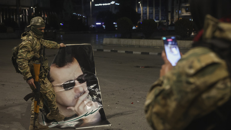 Συρία: Ο επικεφαλής του συνασπισμού των ανταρτών καλεί τους μαχητές του να μην πλησιάσουν τους δημόσιους θεσμούς στη Δαμασκό