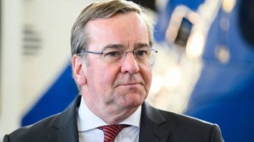 Μπ. Πιστόριους: «Ευκαιρία για σταθεροποίηση της Συρίας η πτώση Άσαντ»