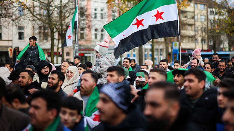Γερμανία: Η συριακή κοινότητα γιορτάζει στους δρόμους του Βερολίνου την πτώση του Μπασάρ αλ Άσαντ
