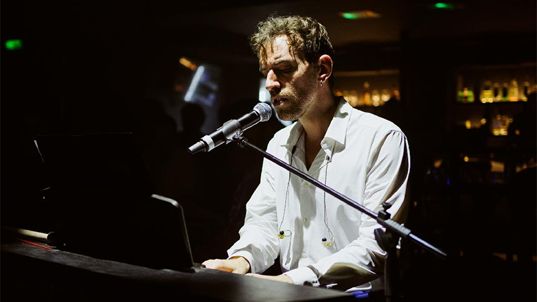 Ο Αλέξανδρος Τζοβάνι στη Θεσσαλονίκη, στο Καφωδείο