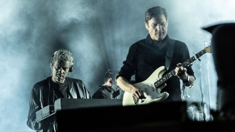 Συλλογή από κιθάρες του Άντζελο Μπρουσκίνι των Massive Attack πωλήθηκε σε δημοπρασία