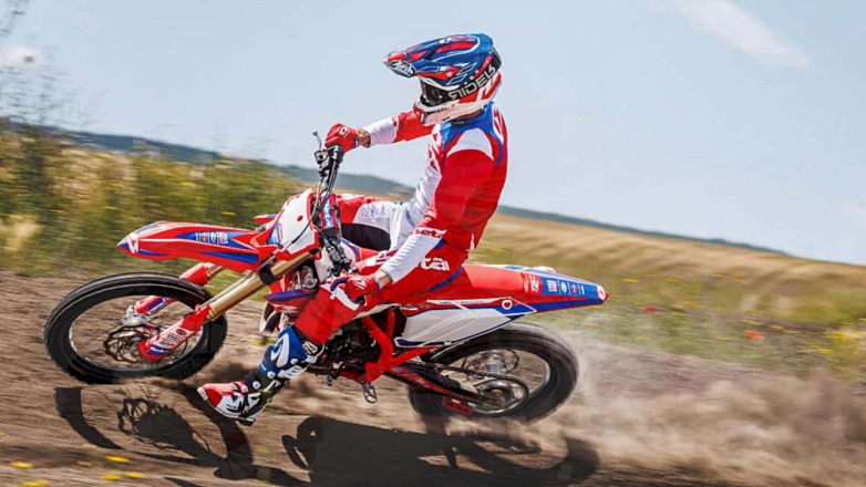 Η νέα 450 RC της Beta τα κάνει όλα με τετράχρονο κινητήρα