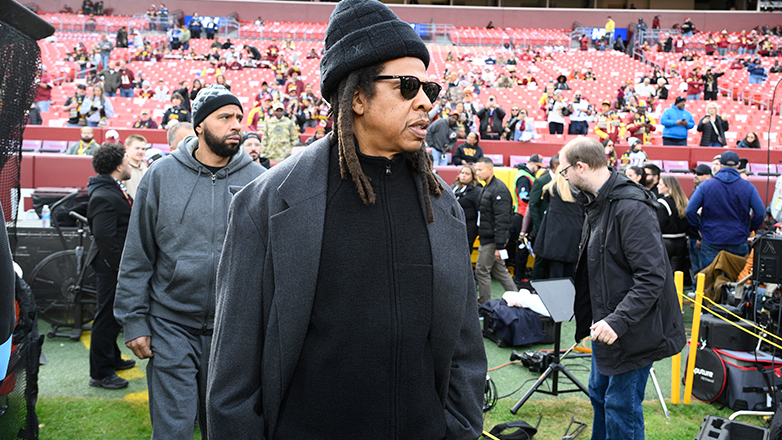 Ο Jay-Z αρνείται τις κατηγορίες σε βάρος του για βιασμό ανήλικης