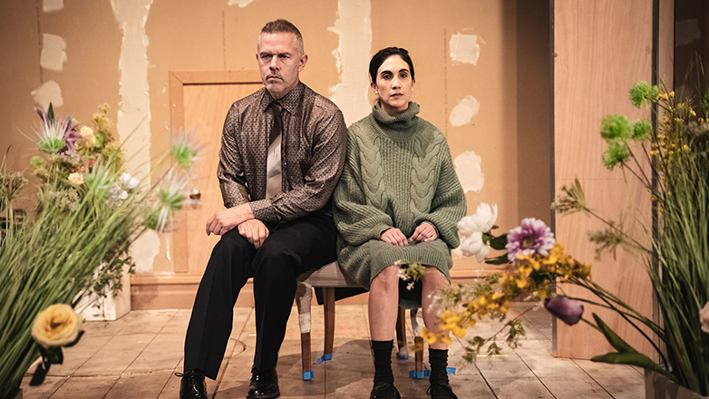 Η Έντα Γκάμπλερ συναντάει το Λεωφορείο ο Πόθος στο Θέατρο Προσκήνιο