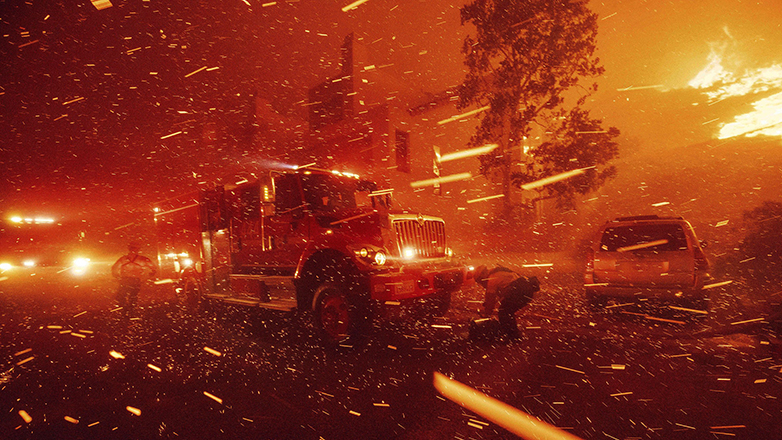 Καλιφόρνια: Εκτός ελέγχου τεράστια πυρκαγιά στο Μαλιμπού