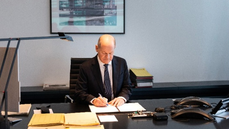 Γερμανία: Ο Σολτς κατέθεσε στη Bundestag το αίτημα για ψήφο εμπιστοσύνης