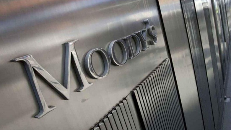 Ο οίκος αξιολόγησης Moody’s υποβάθμισε το αξιόχρεο της Γαλλίας