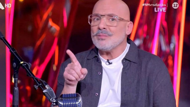 Νίκος Μουτσινάς: «Η πρώτη μου φορά δεν ευδοκίμησε, ήταν με κοπέλα γι’αυτό»