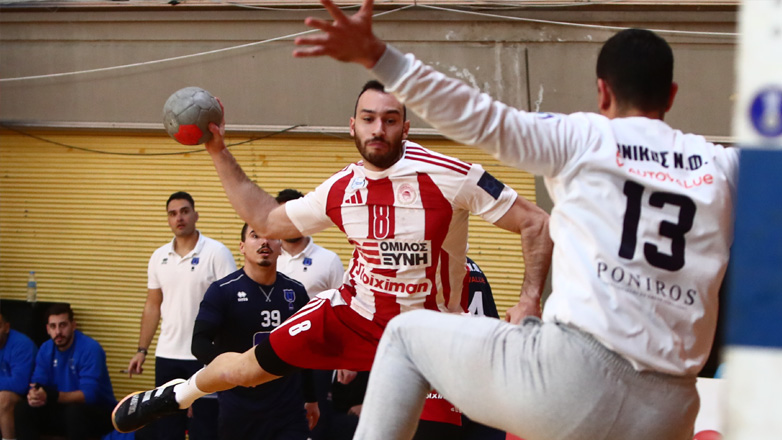 Χάντμπολ: Άνετες νίκες για ΑΕΚ και Ολυμπιακό