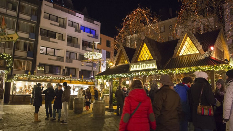 Γερμανία: Εκκενώθηκε χριστουγεννιάτικη αγορά στην Κολωνία – Εντοπίστηκε εγκαταλελειμμένη βαλίτσα