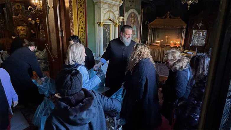 Δέματα Αγάπης από τον Μητροπολίτη Ν. Ιωνίας κ. Γαβριήλ