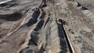 Συρία: Δεκάδες χιλιάδες πτώματα βρέθηκαν σε ομαδικούς τάφους