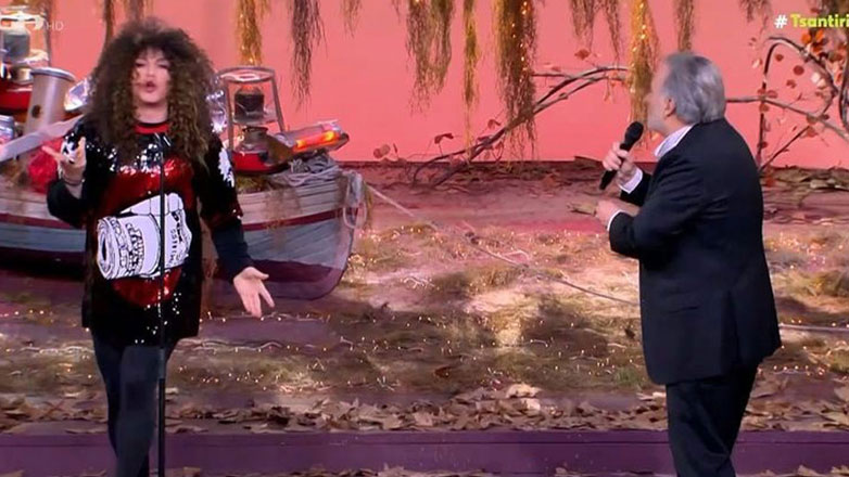 Ο Τάκης Ζαχαράτος έδωσε ρεσιτάλ ερμηνείας στο Αλ Τσαντίρι Νιουζ ως «Μαρία Σολωμού» – Βίντεο