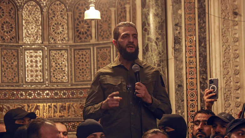 Η Ουάσινγκτον δεν προσφέρει πλέον ανταμοιβή για τη σύλληψη του νέου ηγέτη της Συρίας