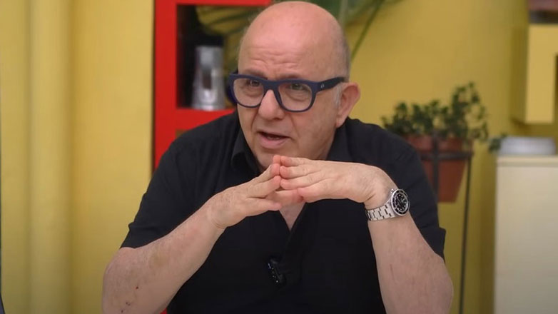 Ο Νίκος Μουρατίδης κατακεραυνώνει το «Σπίτι με το MEGA» – «Είναι ο απόπατος»