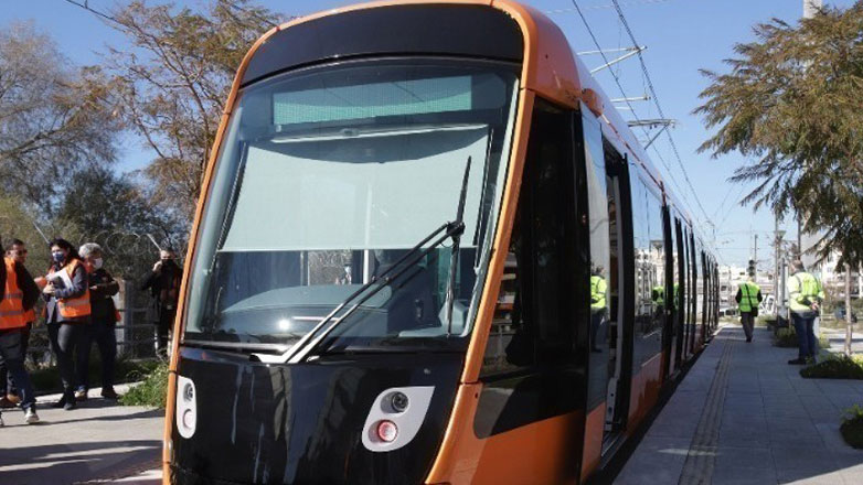 Πειραιάς: Εκτροχιάστηκε τραμ μετά από σύγκρουση με ΙΧ