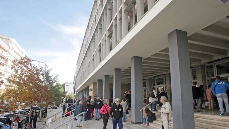 Πασίγνωστος δικηγόρος μπήκε με όπλο στο Δικαστικό Μέγαρο Θεσσαλονίκης
