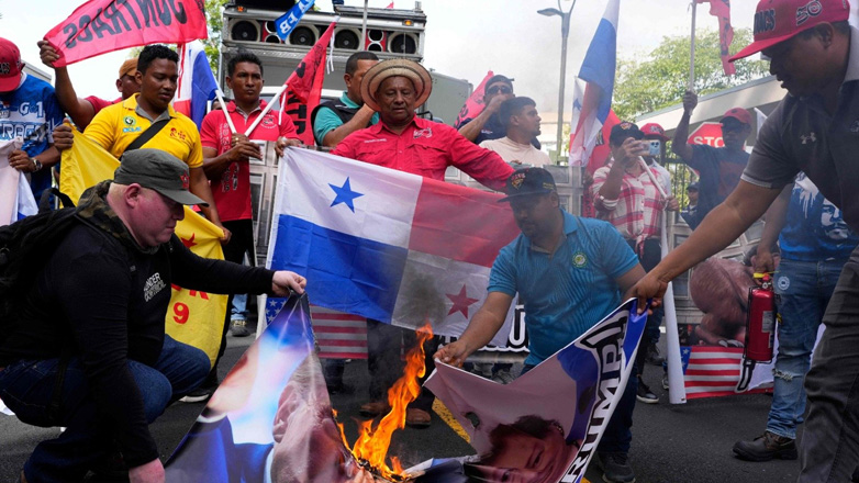 Διαδήλωση κατά του Τραμπ στον Παναμά – «Κάτω τα χέρια από τη Διώρυγα»