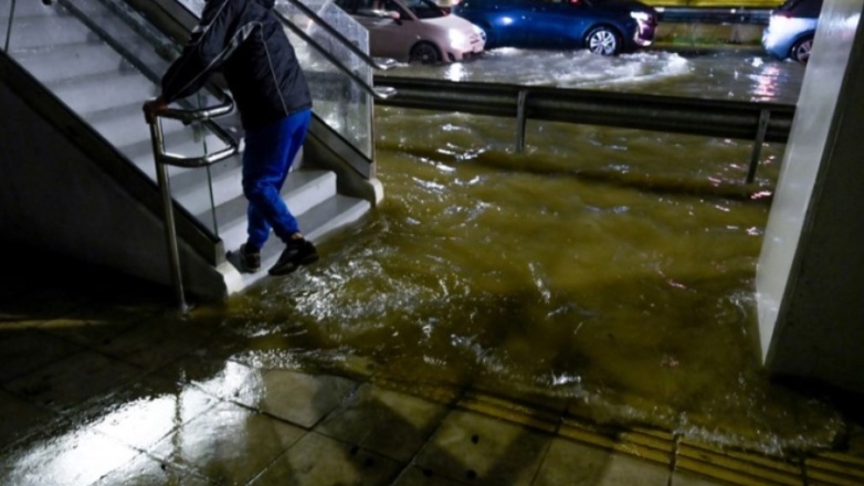 «Μπαλάκι» οι ευθύνες για τα λύματα στη Ριβιέρα