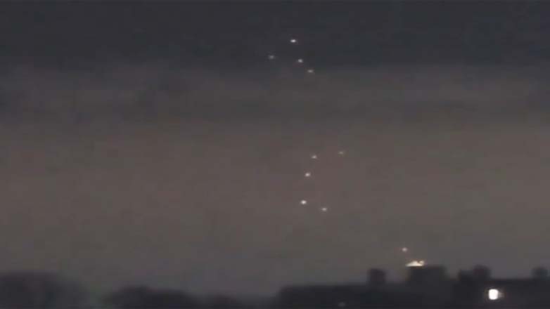 ΗΠΑ: Βίντεο με μυστηριώδη φωτεινά αντικείμενα στον ουρανό της Νέας Υόρκης και της Φλόριντα