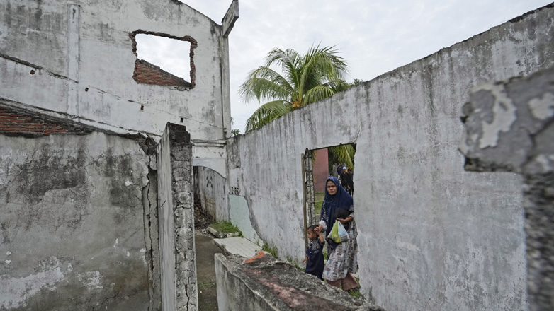 Ινδονησία: Ήχησε σειρήνα συναγερμού στην 20ή επέτειο του καταστροφικού τσουνάμι