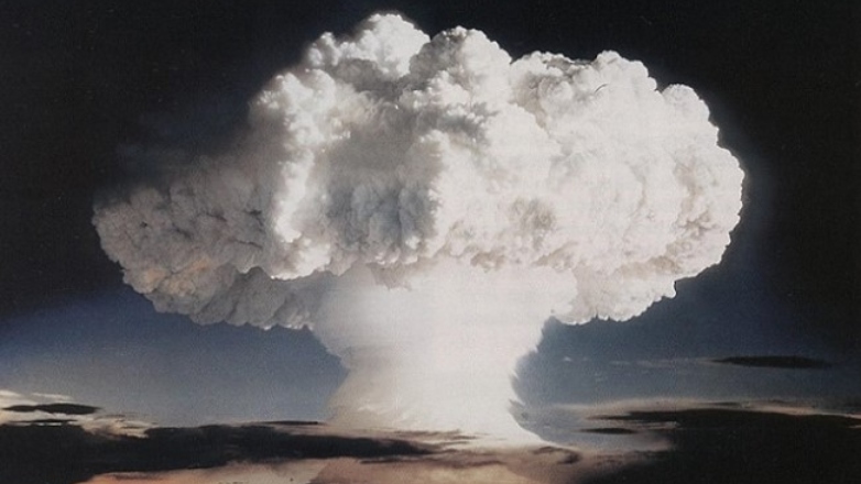 Το «ενδεχόμενο πυρηνικής δοκιμής» επαναφέρει η Μόσχα