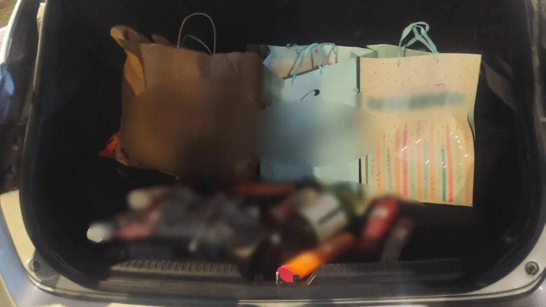 Συμμορία έκλεβε ρούχα και προϊόντα από μαγαζιά στο κέντρο της Αθήνας