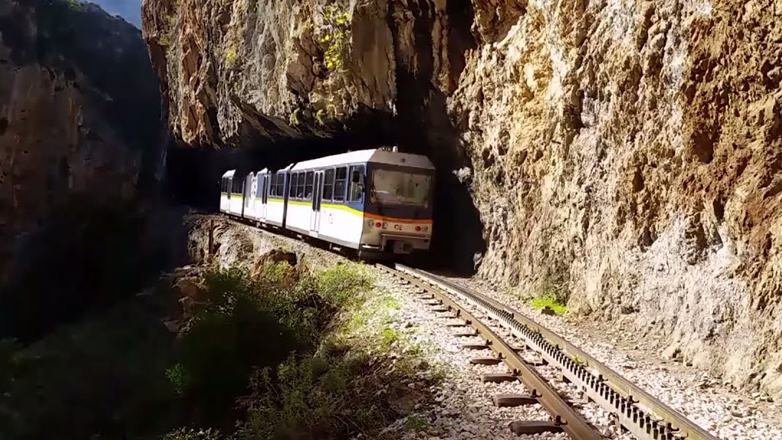 Καλάβρυτα: Κατολισθήσεις στις γραμμές του οδοντωτού