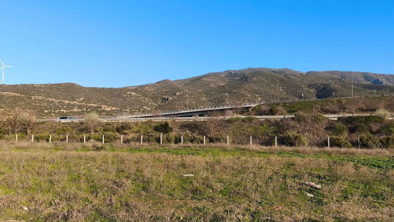 Ξήλωσαν το έργο «58 καρφιά στα Τέμπη» – Είχε δημιουργηθεί στη μνήμη των θυμάτων της σιδηροδρομικής τραγωδίας