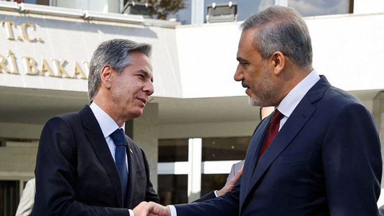 Ο Χακάν Φιντάν δήλωσε στον Άντονι Μπλίνκεν ότι οι Κούρδοι μαχητές δεν μπορούν να γίνουν δεκτοί στη Συρία