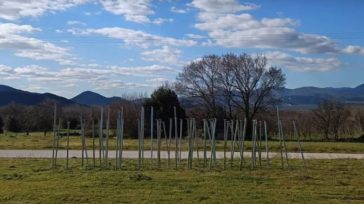 ΠΑΣΟΚ και ΣΥΡΙΖΑ ζητούν να διερευνηθεί από ποιους και γιατί ξηλώθηκαν τα «58 καρφιά» στα Τέμπη