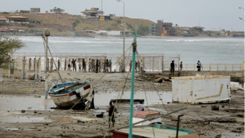 «Αφύσικη» παλίρροια στο Περού, στον Ισημερινό και στη Χιλή στοιχίζει τη ζωή σε 3 ανθρώπους