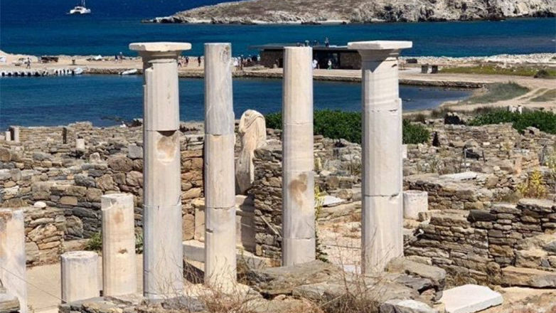 Οι διακοπές στην Ελλάδα  στα πρόθυρα της κατάρρευσης; Τι αποκαλύπτουν οι δυσοίωνες προβλέψεις των ειδικών