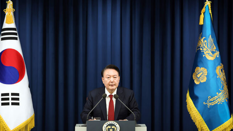 Ν. Κορέα: Νέα πολιτική κρίση με την έκδοση εντάλματος σύλληψης σε βάρος του παυθέντος προέδρου Γιουν