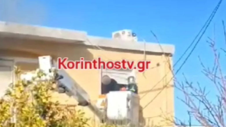 Ηλικιωμένη απεγκλωβίστηκε από φλεγόμενη κατοικία στην Κόρινθο