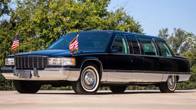Πωλείται η προεδρική, αλεξίσφαιρη λιμουζίνα του Bill Clinton από το 1996 – Μία premium χρονοκάψουλα