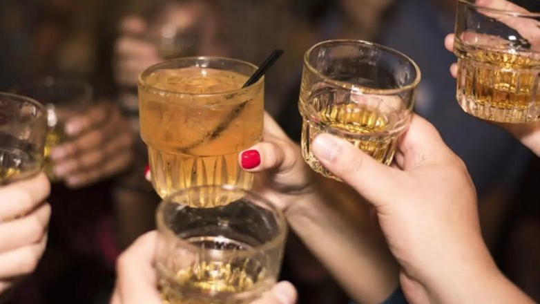 Νέα δηλητηρίαση ανηλίκου από αλκοόλ στη Βουλιαγμένης