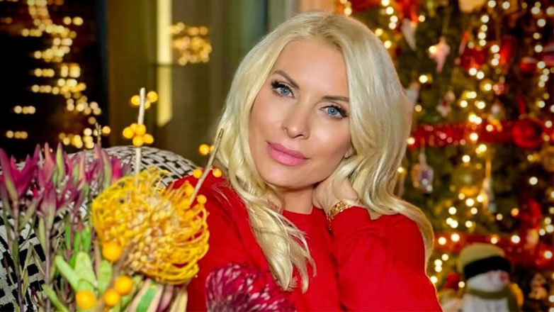 Ελένη Μενεγάκη: Οι πρώτες φωτογραφίες για το 2025 σε γιορτινό κλίμα