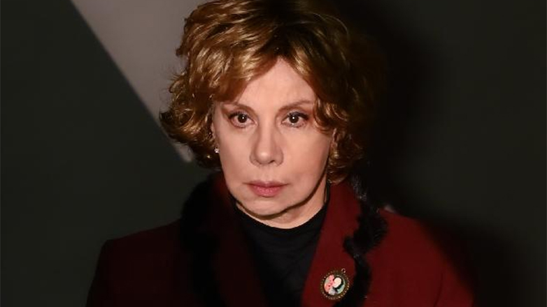 «Η Λένι Ρίφενσταλ κοιμάται τα βράδια;» του Άγγελου Ανδρεόπουλου, σε σκηνοθεσία Βάνας Πεφάνη, στο Θέατρο Φούρνος