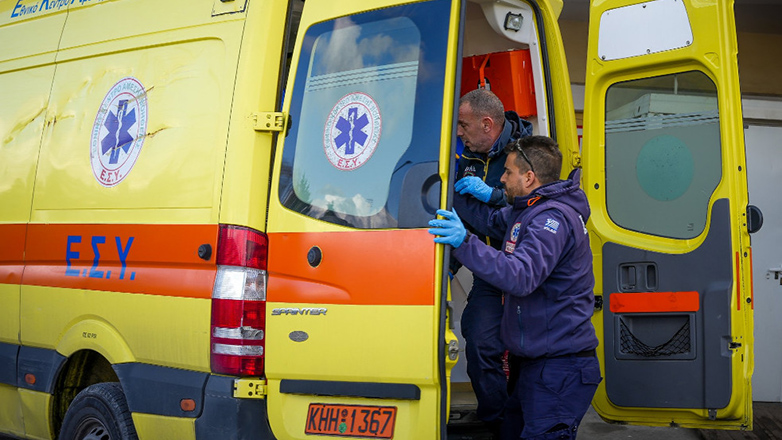 Αυτοκίνητο παρέσυρε πεζό στην Μεταμόρφωση