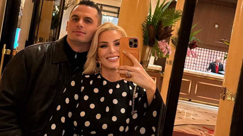 Κατερίνα Καινούργιου: Το τρυφερό φιλί από τον σύντροφό της, Παναγιώτη Κουτσουμπή στο Παρίσι