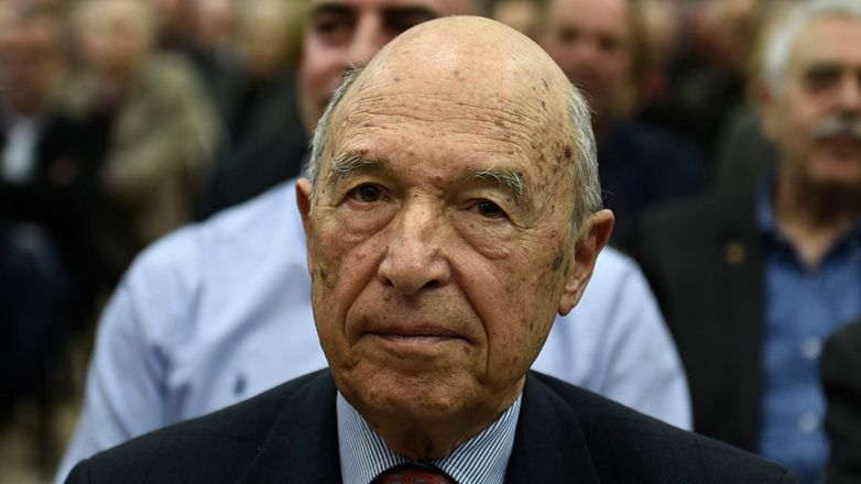 Με τιμές εν ενεργεία πρωθυπουργού θα κηδευτεί ο Κώστας Σημίτης