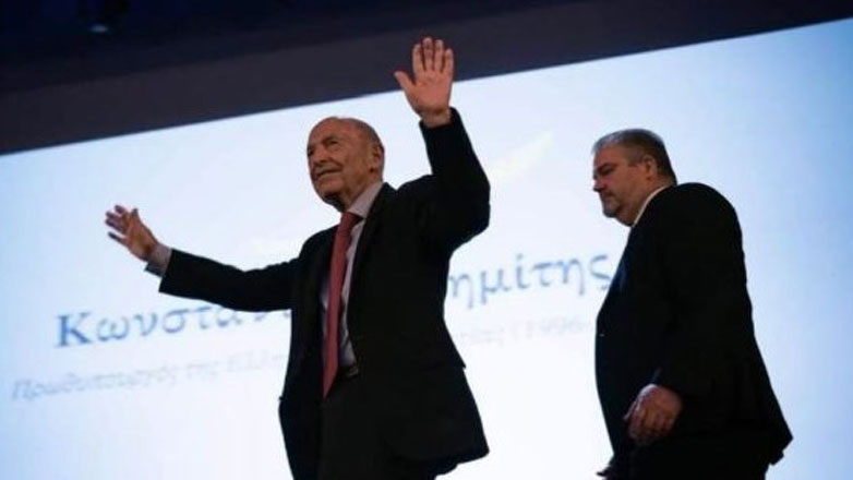 Συγκινητικό «αντίο» στον Κώστα Σημίτη από τον οδηγό – σωματοφύλακά του