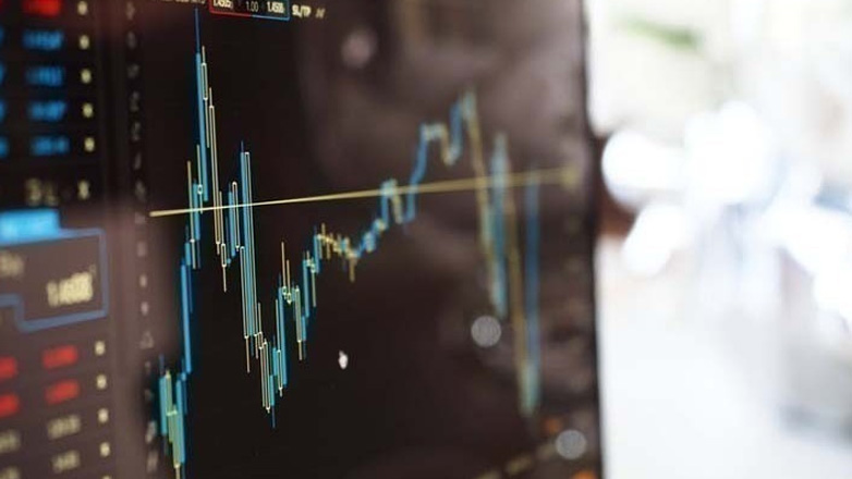 Στον ρυθμό των πολιτικών Τραμπ το 2025 οι διεθνείς αγορές