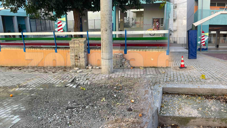 Δείτε φωτογραφίες με σπασμένο αγωγό της ΕΥΔΑΠ στο 5ο και 6ο Δημοτικό σχολείου Ζωγράφου