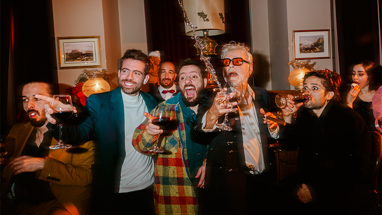 «Merde!» του Suyako στο Δημοτικό Θέατρο Πειραιά