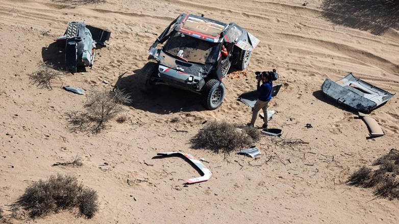 Dakar 2025: Δύο παγκόσμιοι πρωταθλητές του WRC τα βρήκαν σκούρα στη Σαουδική Αραβία