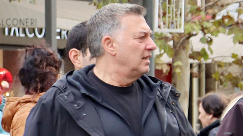 Νίκος Μακρόπουλος: Χαλαρή βόλτα στο κέντρο της Αθήνας